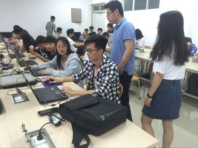 携手并进，筑梦远航——计算机系与蓝色互联网学院联合开展校企合作专业认识实习
